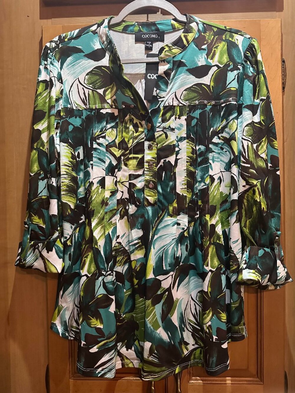 NWT Cocomo Studded Pleated Abstract Top-M